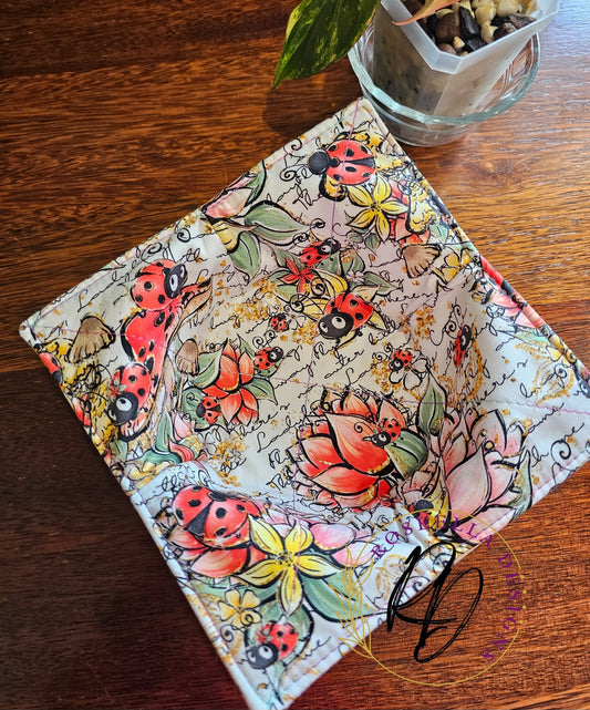 Small~ Bee & Ladybug Bowl Cozy