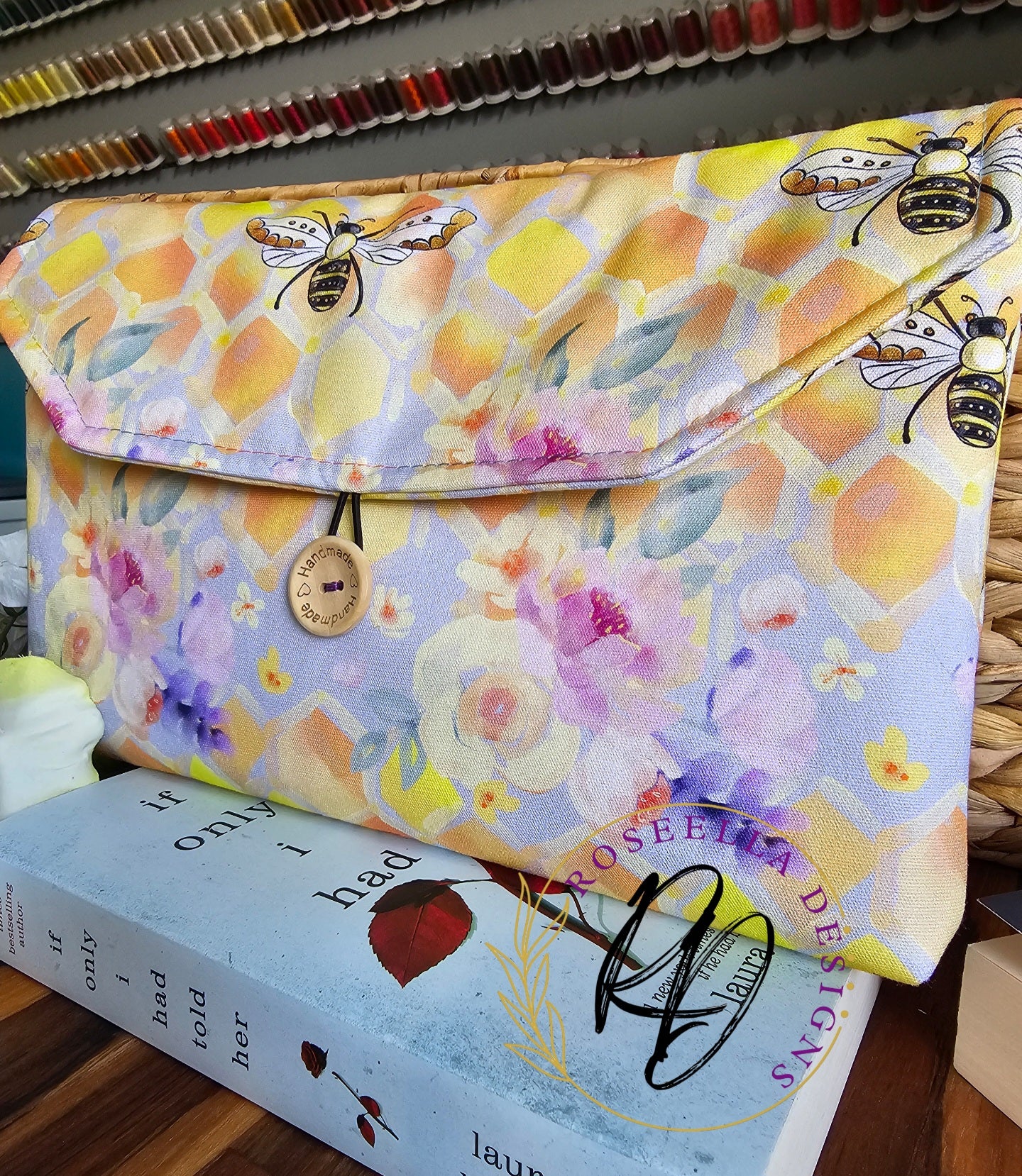 Book Sleeve Floral Bee - Size Standard -