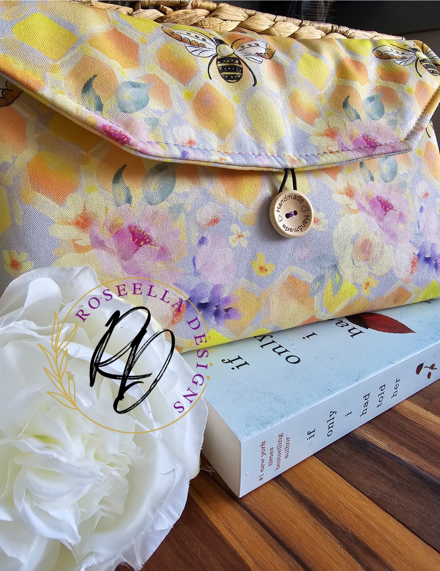 Book Sleeve Floral Bee - Size Standard -