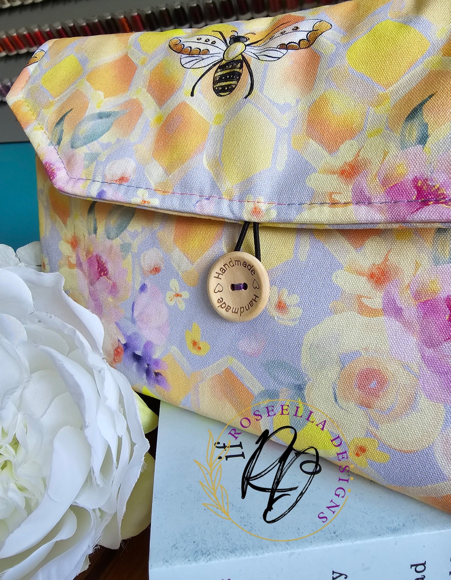 Book Sleeve Floral Bee - Size Standard -