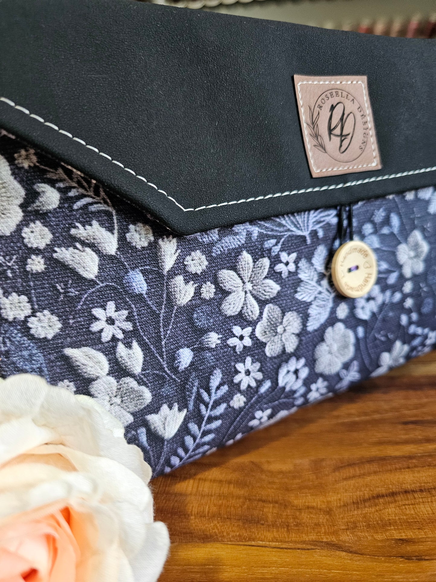 Book Sleeve floral black skull - Size Standard -